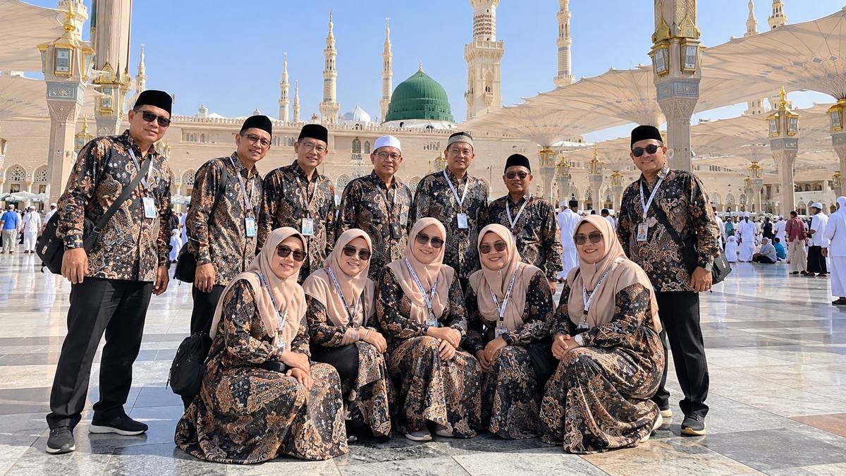 Koleksi seragam batik umroh bahan katun primisima adem untuk jamaah travel